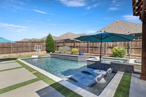 4028 Palomino Rd, Aubrey, TX 76227