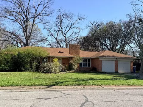 1504 Melody Ln, Garland, TX 75042