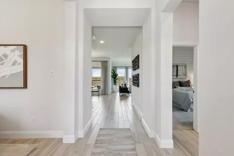 902 Meadow View Dr, Cleburne, TX 76033