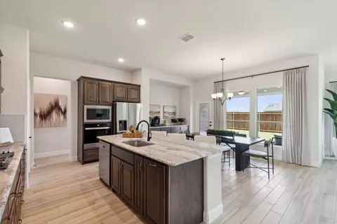 Kitchen - 902 Meadow View Dr, Cleburne, TX 76033 photo 1 of 4