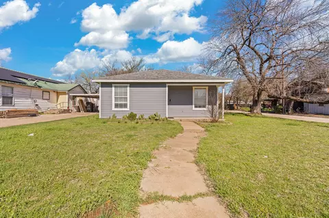 700 Poindexter Ave, Cleburne, TX 76033