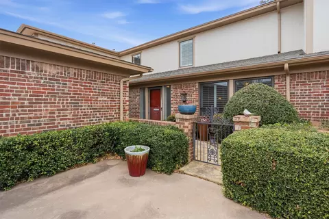 79 One Main Pl, Benbrook, TX 76126