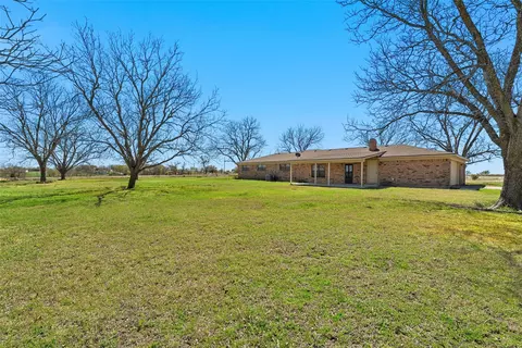 Exterior - 824 Iron Bridge Rd, Lorena, TX 76655 photo 8 of 9