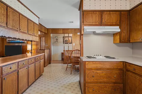 Kitchen - 824 Iron Bridge Rd, Lorena, TX 76655 photo 4 of 4