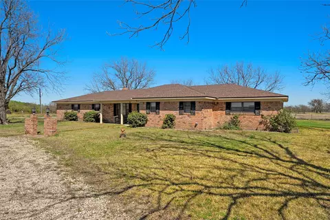 Exterior - 824 Iron Bridge Rd, Lorena, TX 76655 photo 2 of 9