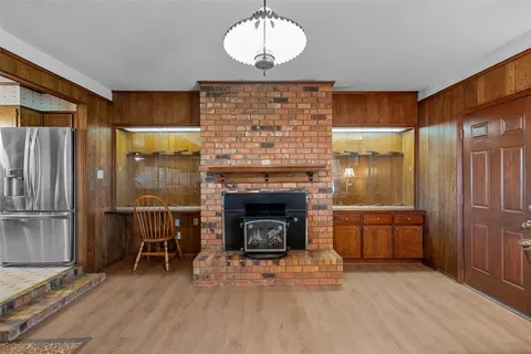 Living - 824 Iron Bridge Rd, Lorena, TX 76655 photo 2 of 5