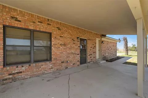 Exterior - 824 Iron Bridge Rd, Lorena, TX 76655 photo 5 of 9