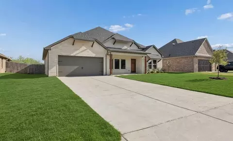 3405 Preston Club Dr, Sherman, TX 75092