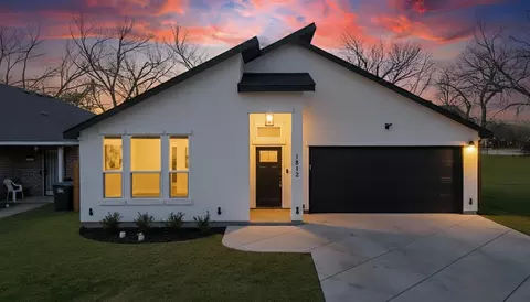 1812 Dillard St, Fort Worth, TX 76105