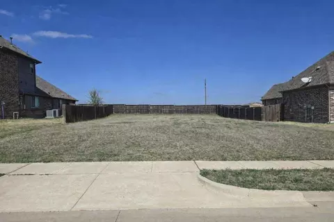 417 Berkshire Ln, Sherman, TX 75092
