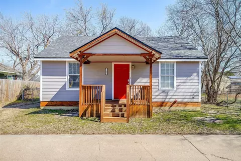 100 Henderson St, Waxahachie, TX 75165