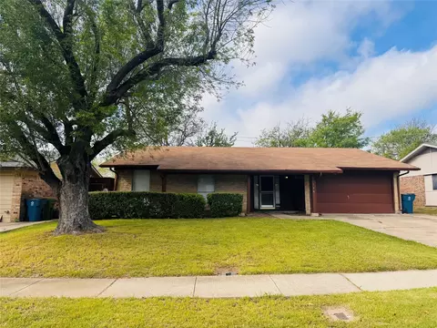 164 Price Dr, Lewisville, TX 75067