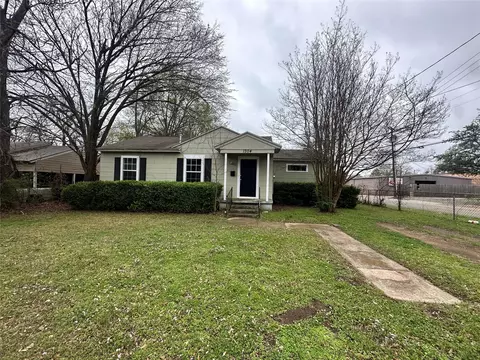 1304 Margaret St, Paris, TX 75460