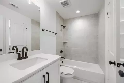 Bath - 733 Red Cedar Rd, Haslet, TX 76052 photo 5 of 6