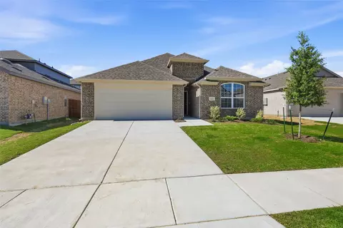 122 Patrick Henry Dr, Venus, TX 76084