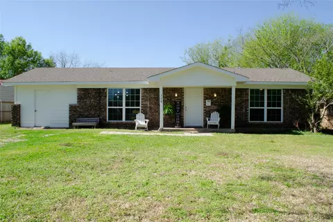 308 E Broadmore Ave, Wills Point, TX 75169