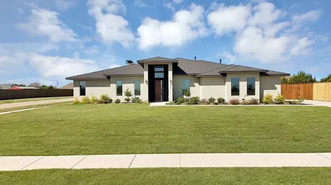 443 Whispering Way, Red Oak, TX 75154