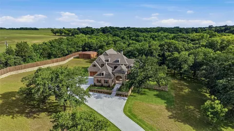 90 Woodland Hills Dr, Sherman, TX 75092