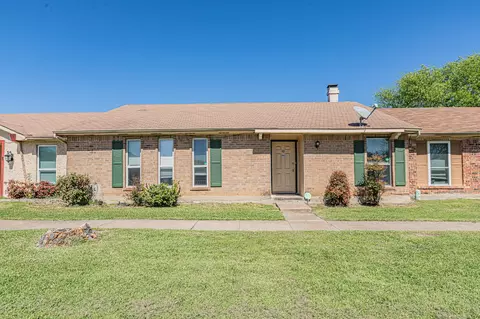 10 E Mountain Creek Dr #25, Grand Prairie, TX 75052