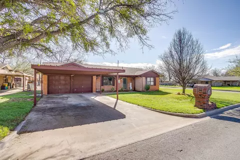 800 Brazos Dr, Mineral Wells, TX 76067