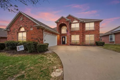 8641 Shadow Trace Dr, Fort Worth, TX 76244