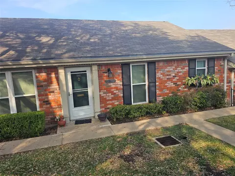5204 Lake Shore Dr, Waco, TX 76710