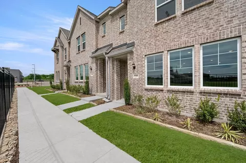 5708 Lakeview Dr, Watauga, TX 76148