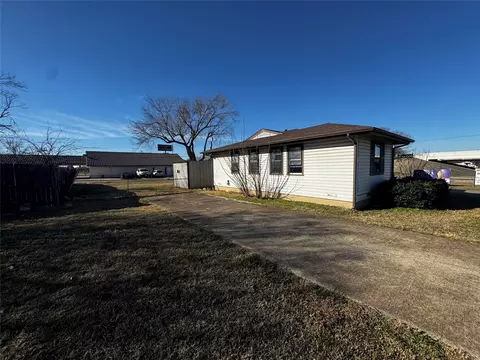 600 E 5th St, Ferris, TX 75125 photo 2