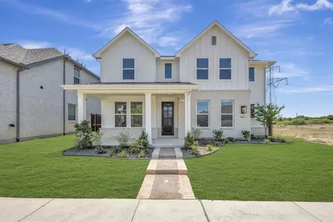 1064 Hackberry Emperor St, Crowley, TX 76036