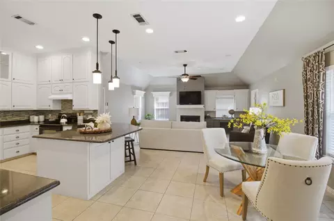 7504 Teakwood Ct, North Richland Hills, TX 76182