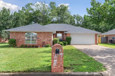 222 Amanda Ct, Whitehouse, TX 75791