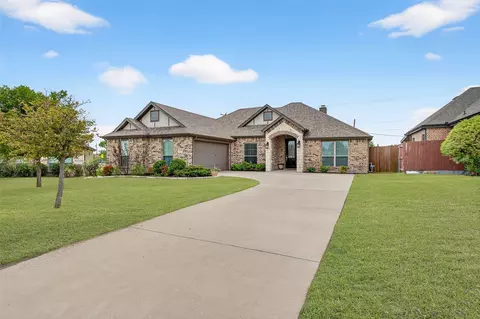 102 S Meadow Dr, Ferris, TX 75125
