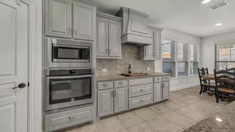 Kitchen - 413 Sagebrush Dr, Aledo, TX 76008 photo 5 of 5