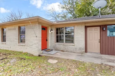 736 W Bullock Dr, Denison, TX 75020