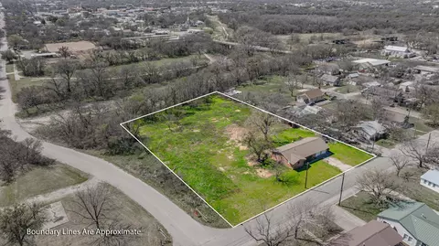 350 S Lennox St, Stephenville, TX 76401