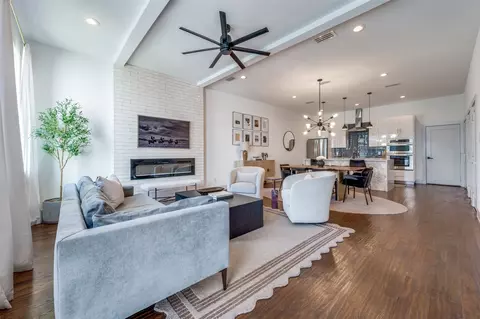 712 Rainwater Rd #7, Dallas, TX 75218