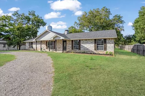 108 W College St, Leonard, TX 75452