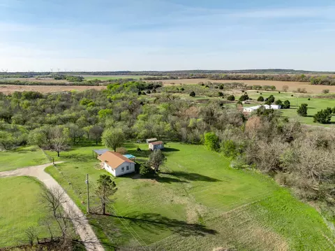 3692 Fm 66, Grandview, TX 76050