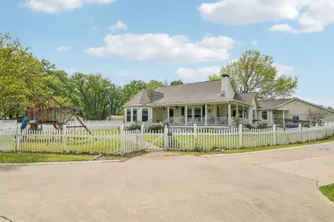 858 County Road 3101, Greenville, TX 75402