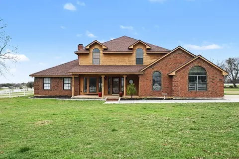 10101 Round Hill Rd, Fort Worth, TX 76131