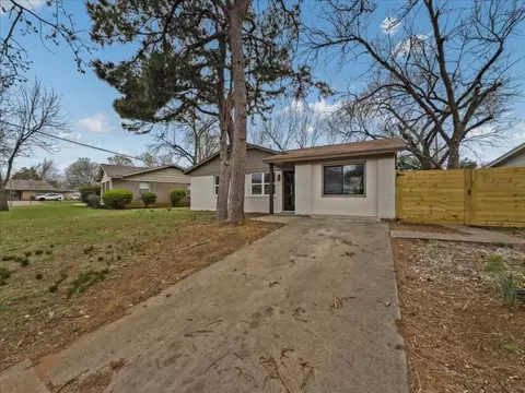 802 Nl Robinson Dr, Arlington, TX 76011