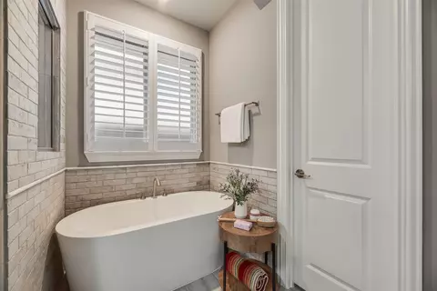 Bath - 2425 Eclipse Pl, Celina, TX 75009 photo 3 of 5