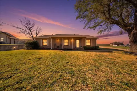 299 E College St, Gunter, TX 75058
