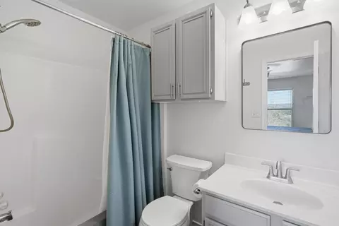 Bath - 3069 Hells Gate Loop #32, Strawn, TX 76475 photo 1 of 2