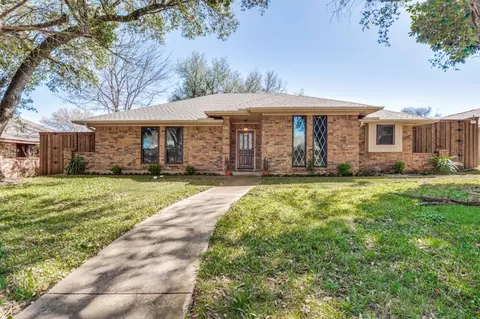 322 Cardinal Creek Dr, Duncanville, TX 75137