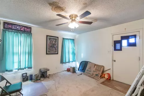 Living - 1304 Westover Dr, Anson, TX 79501 photo 4 of 4