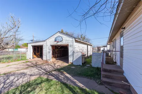 Exterior - 1304 Westover Dr, Anson, TX 79501 photo 2 of 3