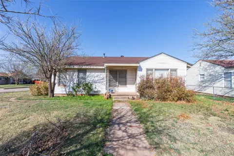1304 Westover Dr, Anson, TX 79501