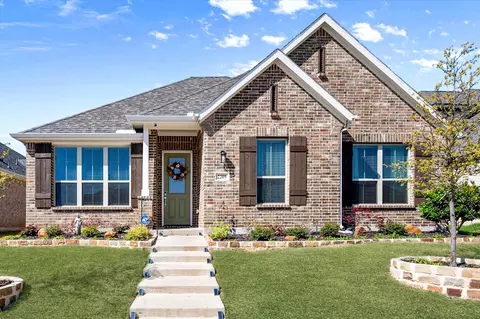 2209 Glacier Dr, Waxahachie, TX 75165