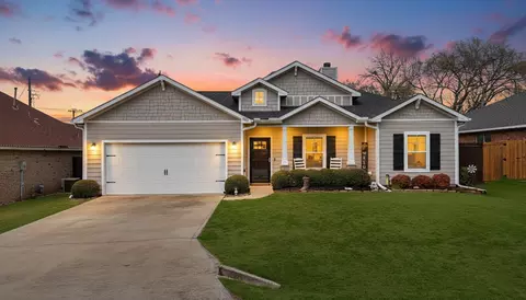 603 Cain St, Lake Dallas, TX 75065